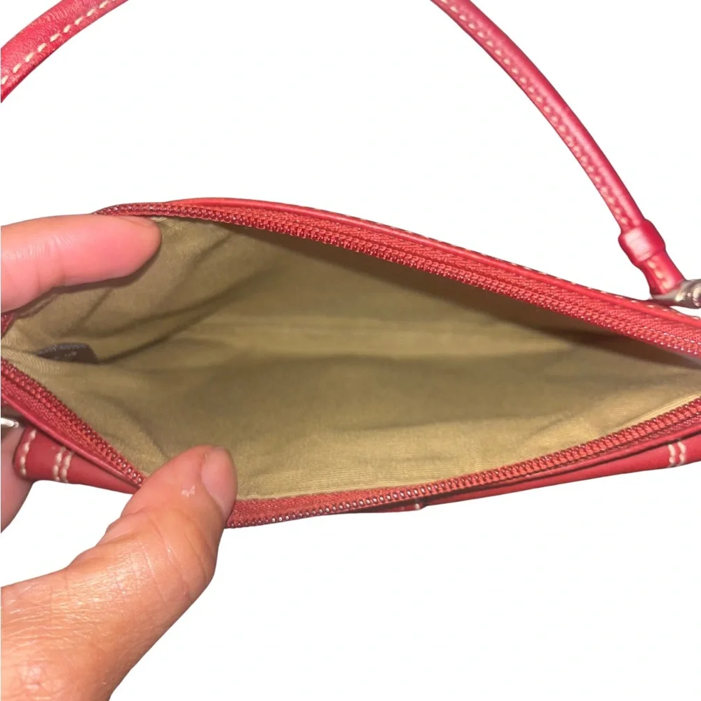Coach SoHo Red Leather Wristlet/Clutch - Picture 12 of 13